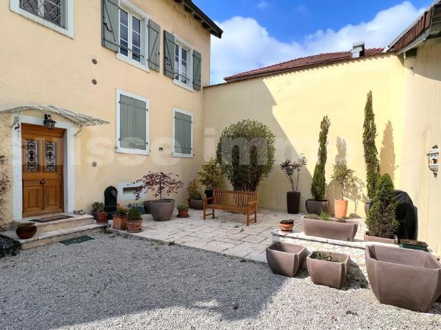 Maison 12 pièces 315 m²