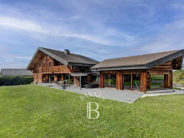 Maison 12 pièces 319 m²
