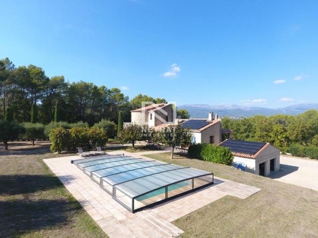 Maison 12 pièces 323 m²