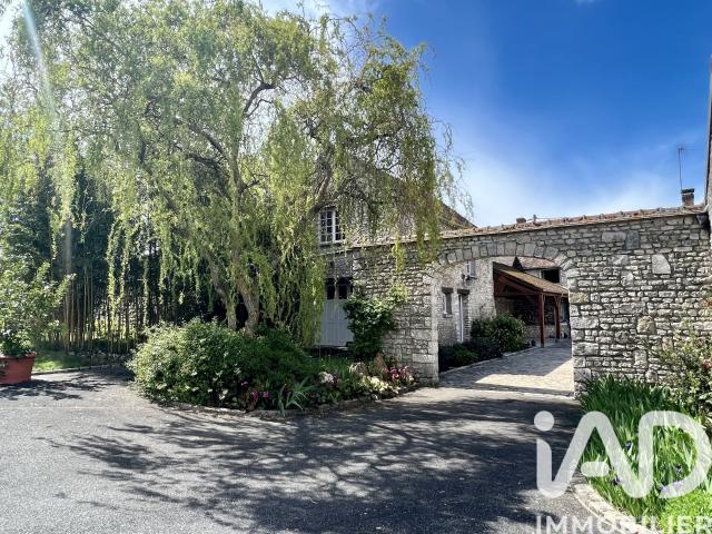 Maison 12 pièces 320 m²