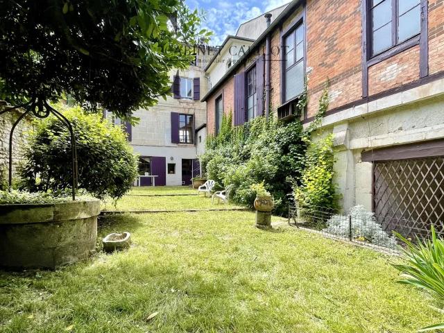 Maison 12 pièces 320 m²
