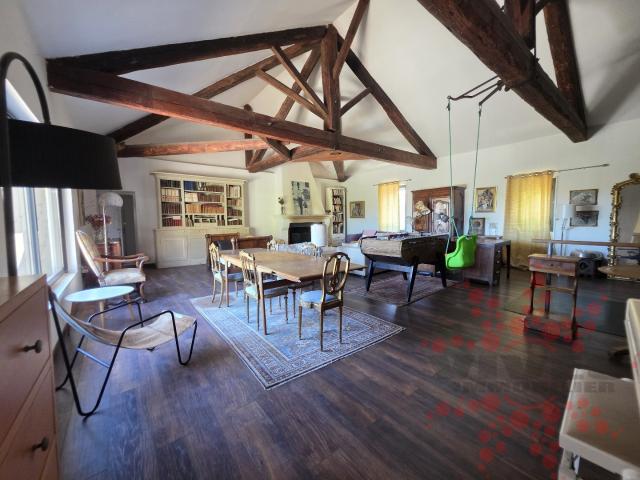 Maison 12 pièces 320 m²