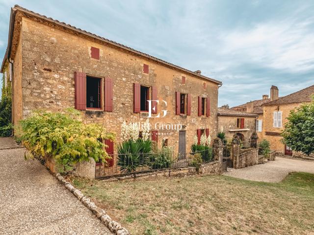 Maison 12 pièces 321 m²