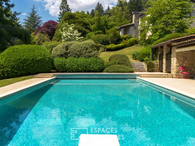 Maison 12 pièces 328 m²