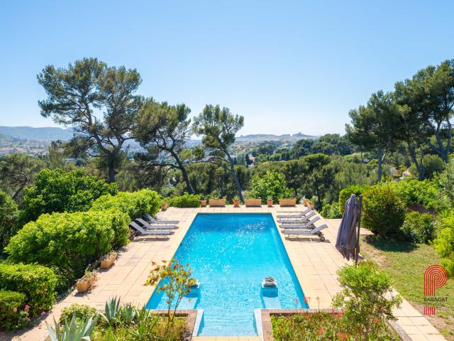 Maison 13 pièces 360 m²