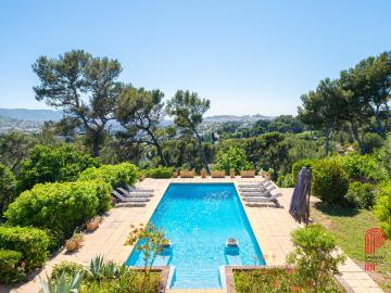 Maison 13 pièces 360 m²