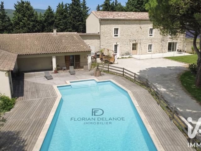 Maison 12 pièces 330 m²