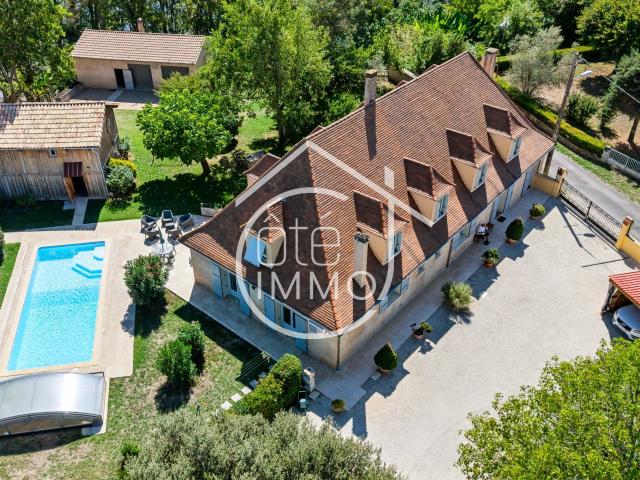 Maison 12 pièces 331 m²