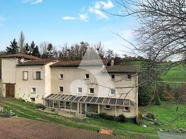 Maison 12 pièces 334 m²