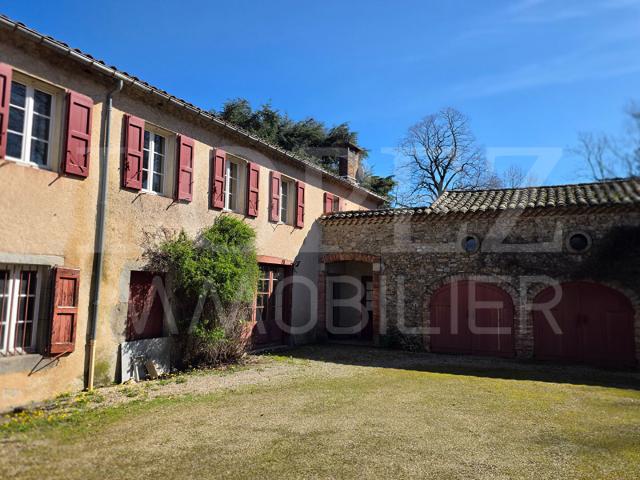 Maison 12 pièces 335 m²