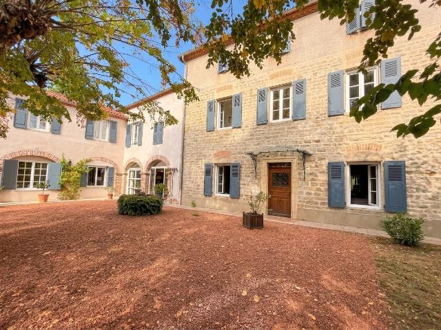 Maison 12 pièces 335 m²