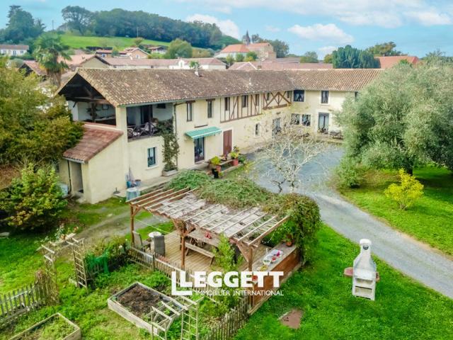 Maison 12 pièces 335 m²