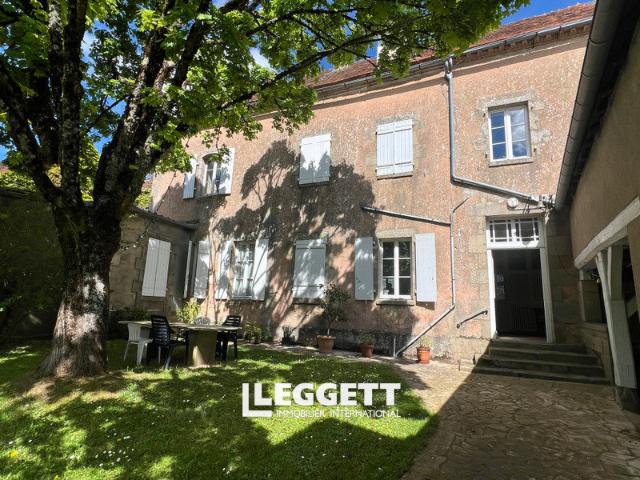 Maison 12 pièces 338 m²