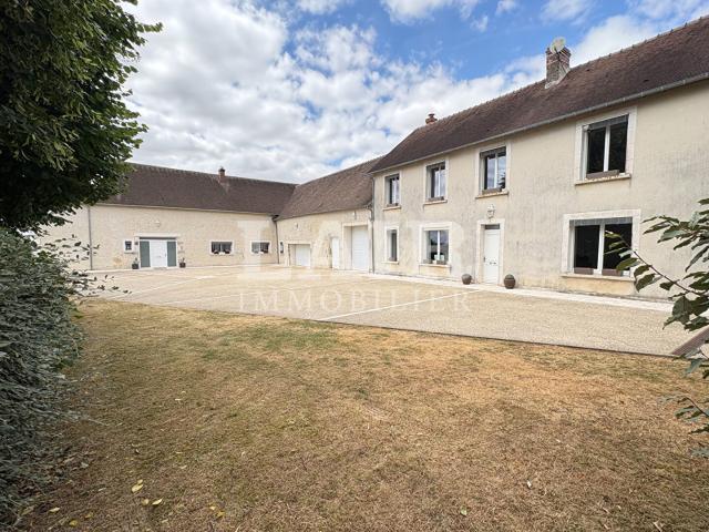 Maison 12 pièces 447 m²