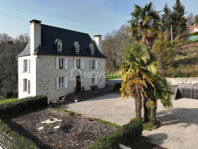Maison 12 pièces 445 m²