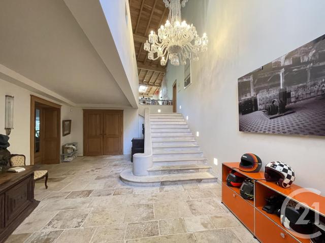 Maison 12 pièces 453 m²