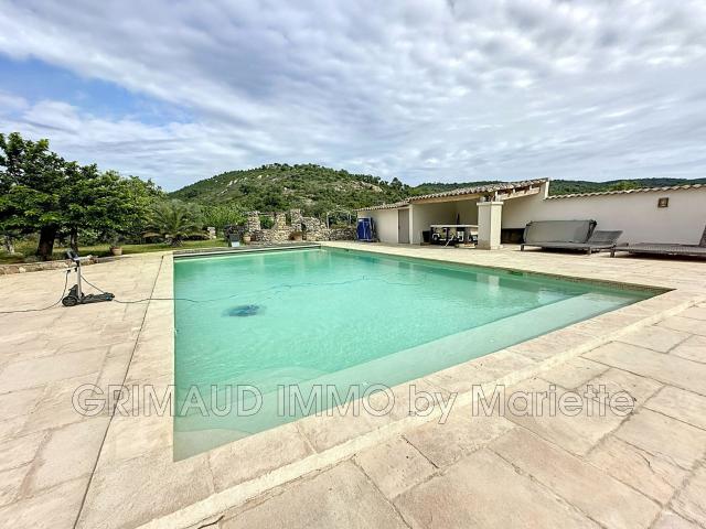 Maison 12 pièces 450 m²