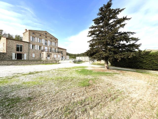 Maison 12 pièces 450 m²