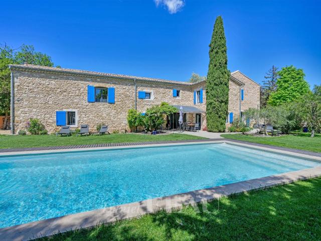 Maison 12 pièces 456 m²