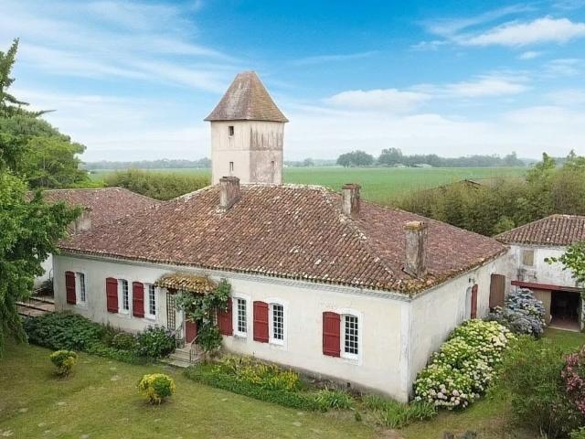 Maison 12 pièces 461 m²