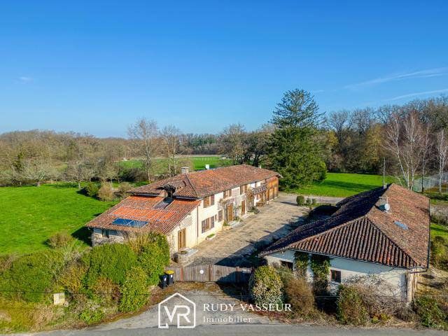 Maison 12 pièces 465 m²
