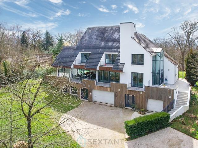 Maison 12 pièces 465 m²