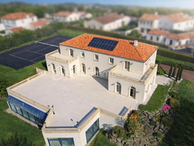 Maison 12 pièces 483 m²