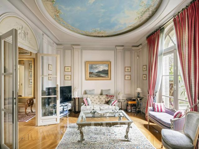 Maison 12 pièces 485 m²
