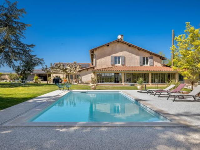 Maison 12 pièces 486 m²