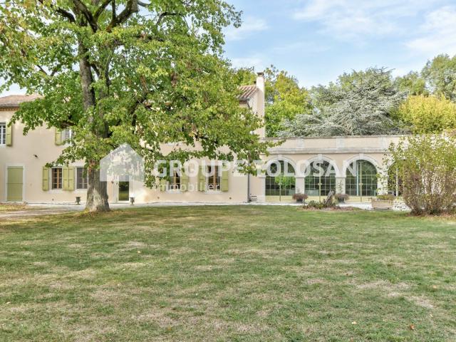 Maison 12 pièces 490 m²