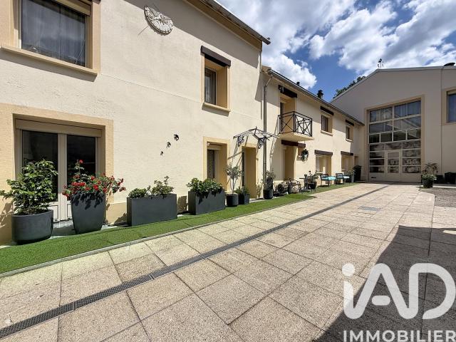 Maison 12 pièces 492 m²