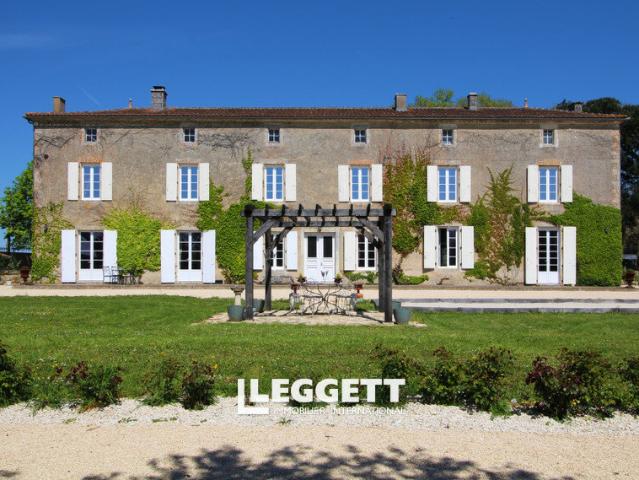 Maison 12 pièces 400 m²