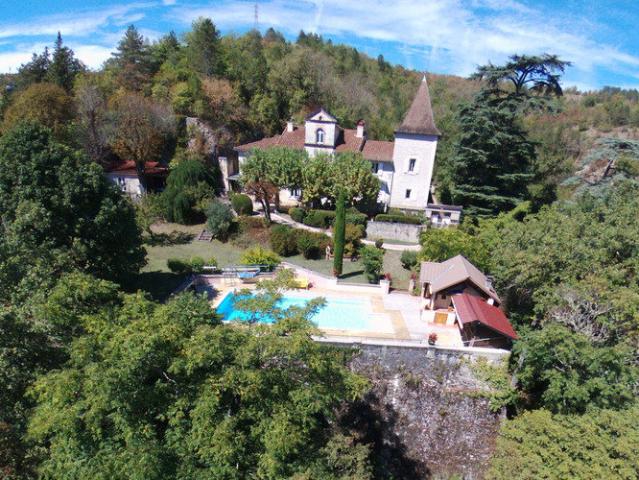 Maison 12 pièces 400 m²