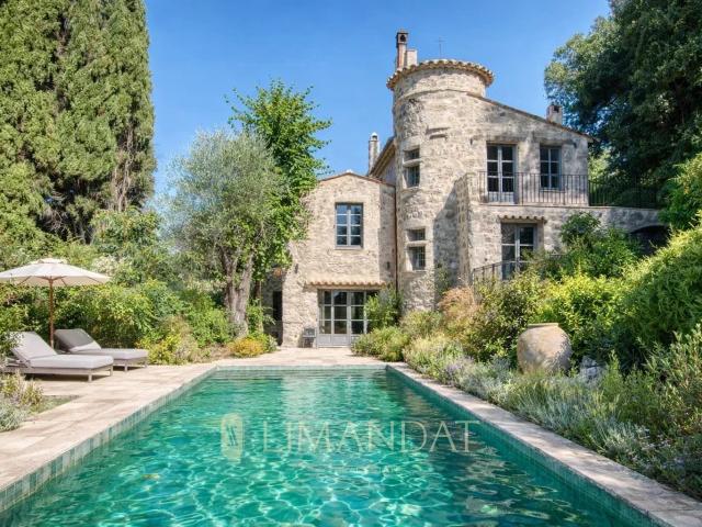 Maison 12 pièces 400 m²