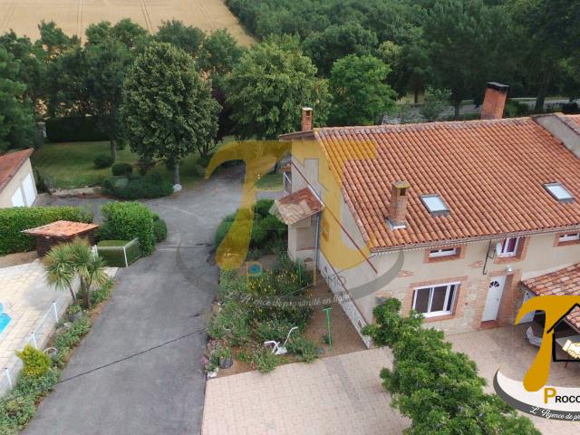 Maison 12 pièces 400 m²