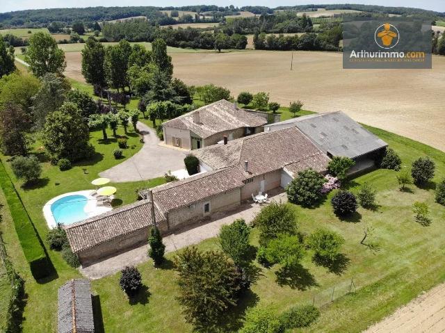 Maison 12 pièces 400 m²