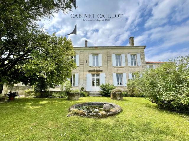 Maison 12 pièces 400 m²