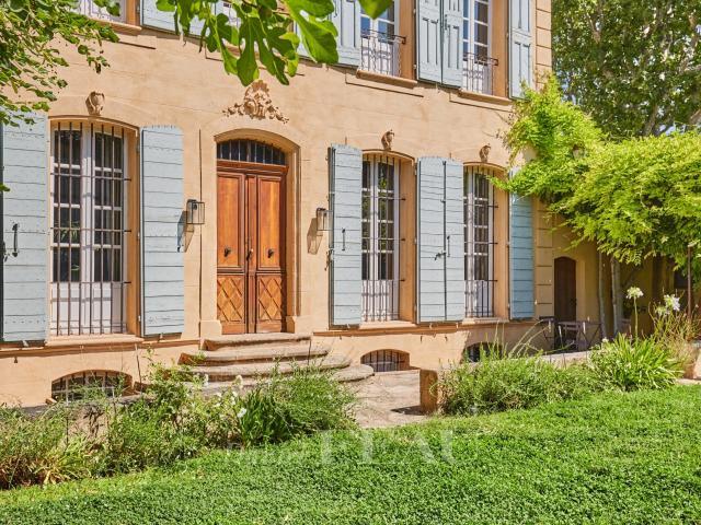 Maison 12 pièces 401 m²