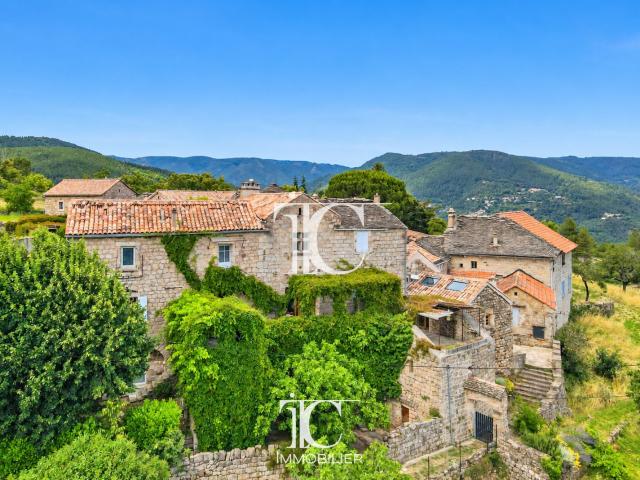 Maison 12 pièces 402 m²