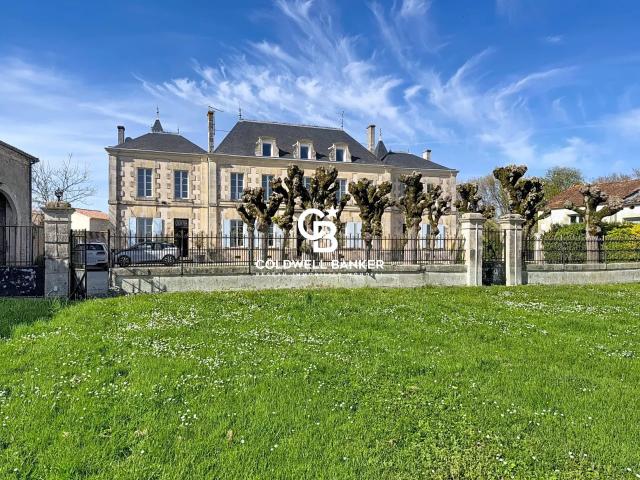 Maison 12 pièces 405 m²