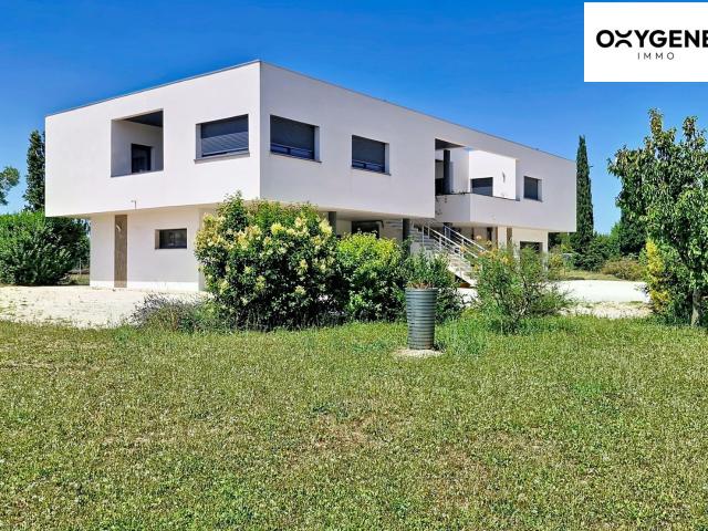 Maison 12 pièces 410 m²