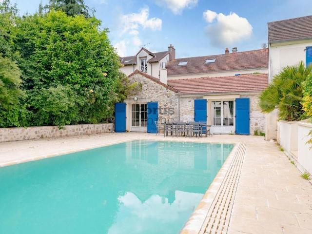 Maison 12 pièces 414 m²