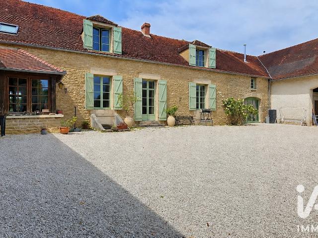 Maison 12 pièces 415 m²