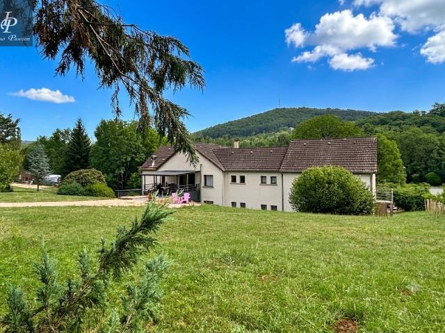 Maison 12 pièces 415 m²
