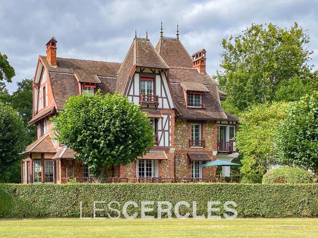 Maison 12 pièces 420 m²