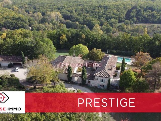 Maison 12 pièces 420 m²