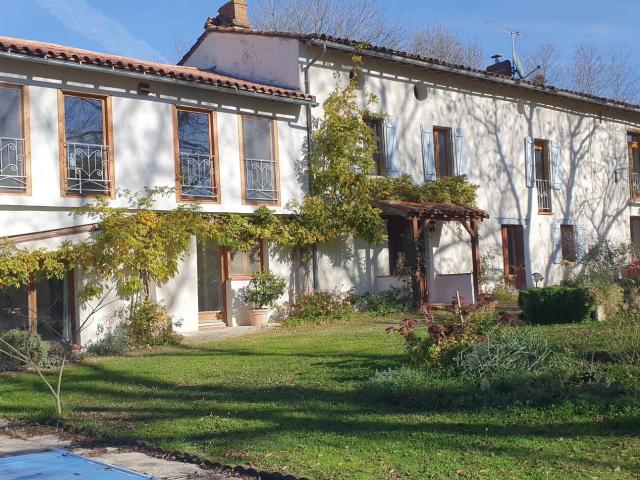 Maison 12 pièces 421 m²