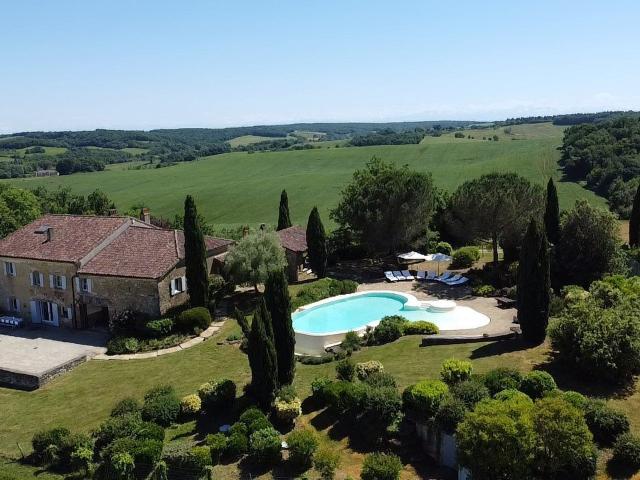 Maison 12 pièces 425 m²