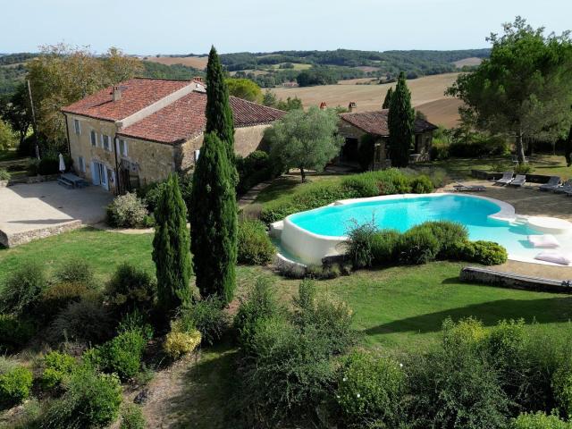 Maison 12 pièces 425 m²