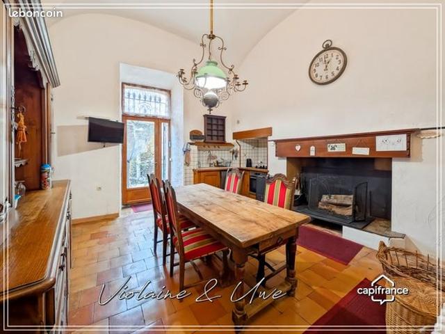 Maison 12 pièces 433 m²